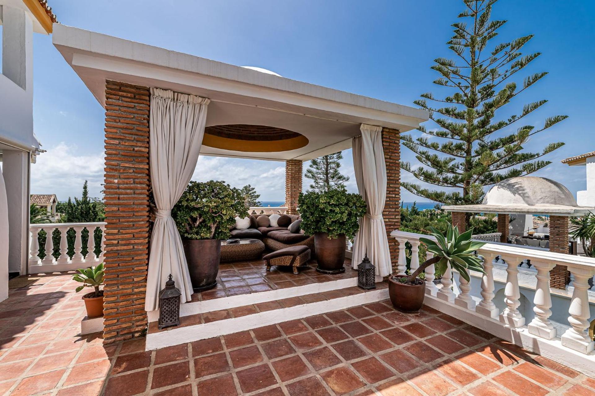 El Rosario Sunny Terrace In By Costarentals - Ref M6