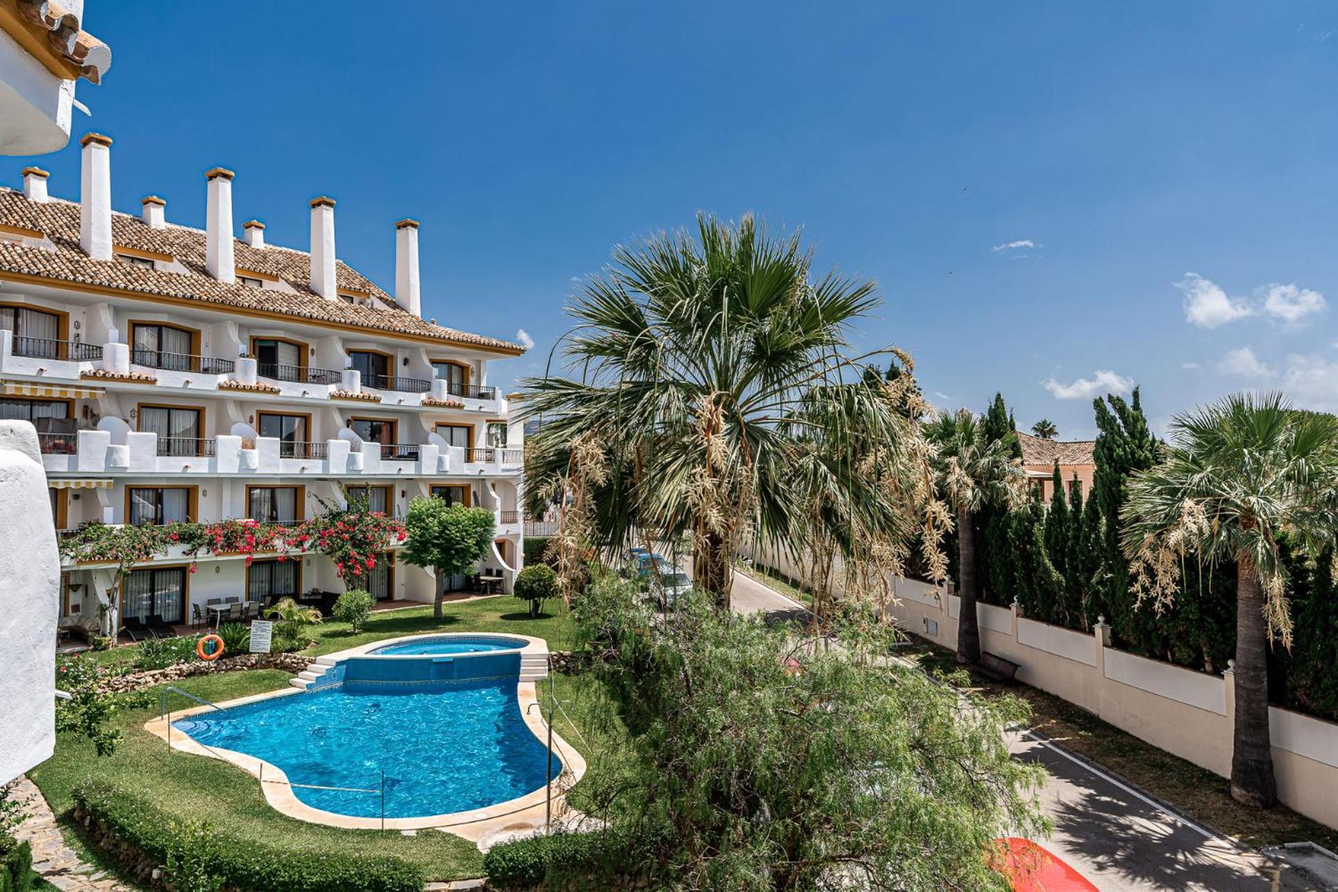 El Rosario Sunny Terrace In By Costarentals - Ref M6 Marbella